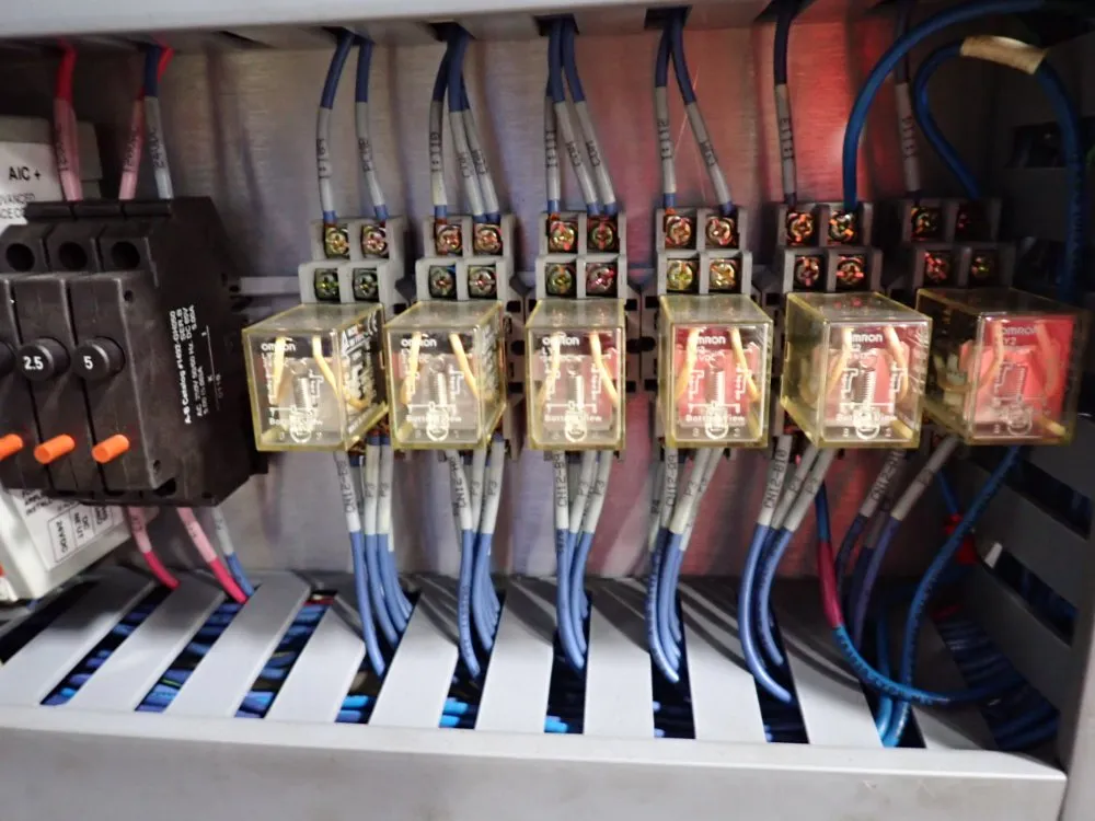 Yaskawa Electric Corporation Robot Controller Panel - Yasnac-xrc-up20