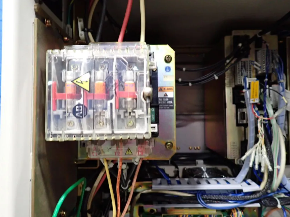 Yaskawa Electric Corporation Robot Controller Panel - Yasnac-xrc-up20
