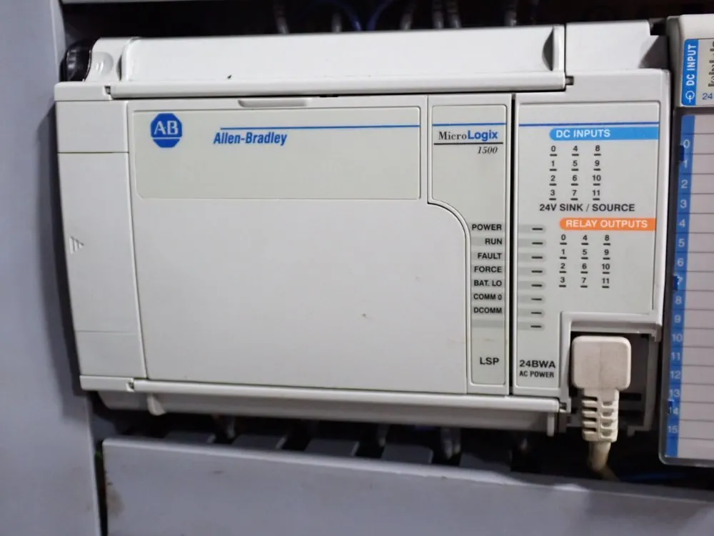 Yaskawa Electric Corporation Robot Controller Panel - Yasnac-xrc-up20