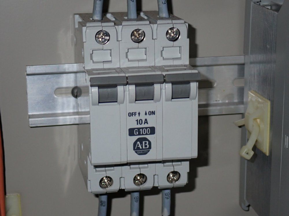 Yaskawa Electric Corporation Robot Controller Panel - Yasnac-xrc-up20