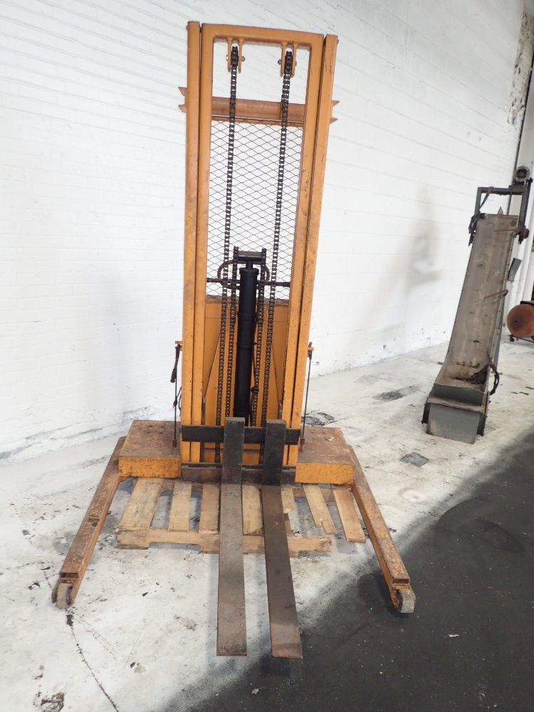 Lift - Rite Electric Straddle Lift