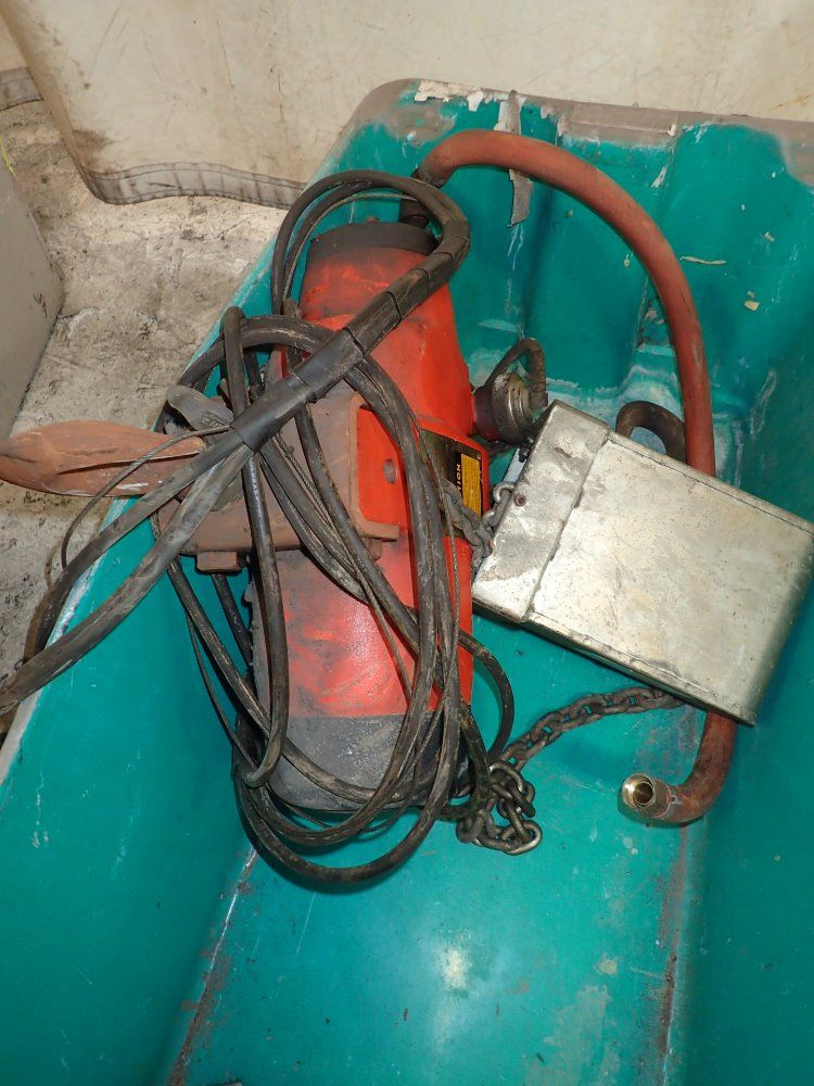 Gardner Pneumatic Hoist