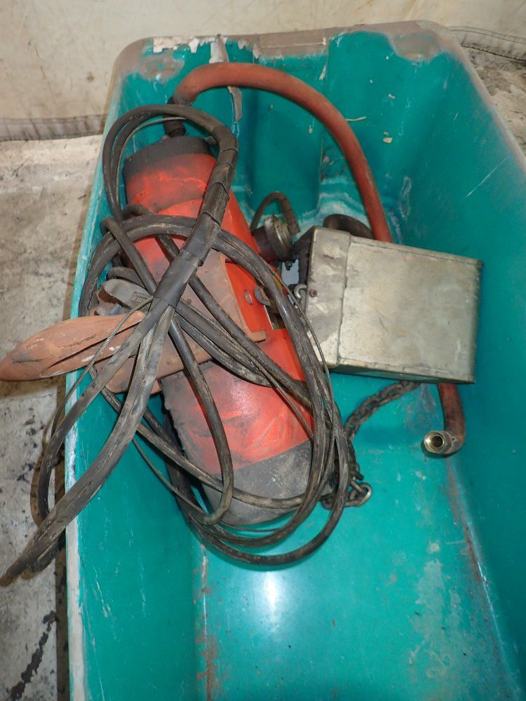 Gardner Pneumatic Hoist