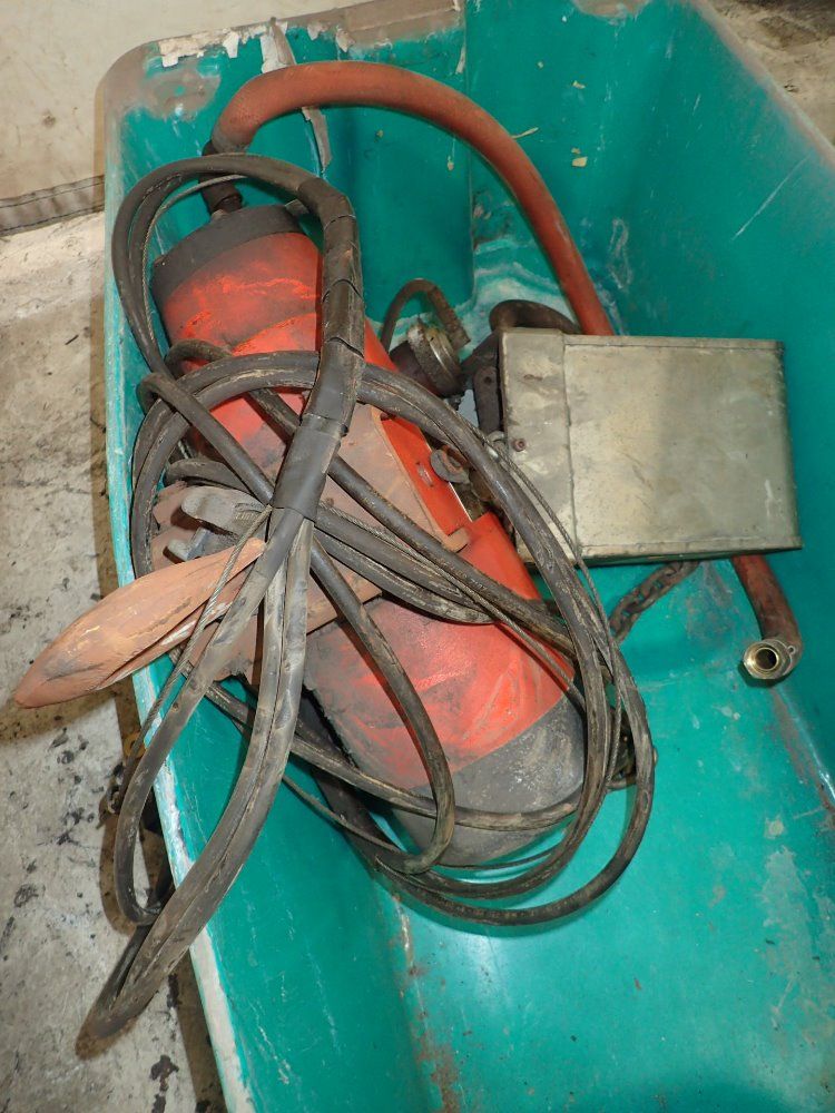 Gardner Pneumatic Hoist