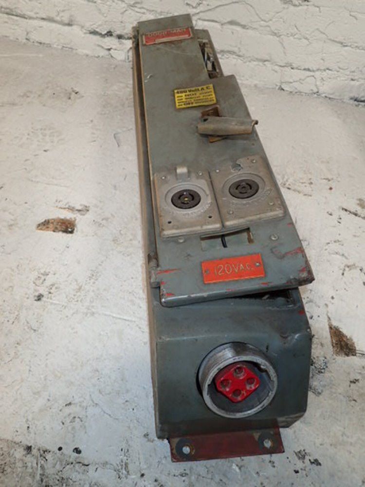 Cutler Hammer/door Man Combo Starter Enclosure