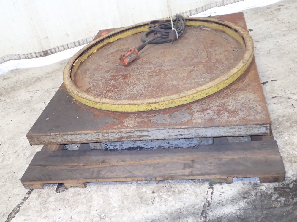 West Bend Rotary Lift Table