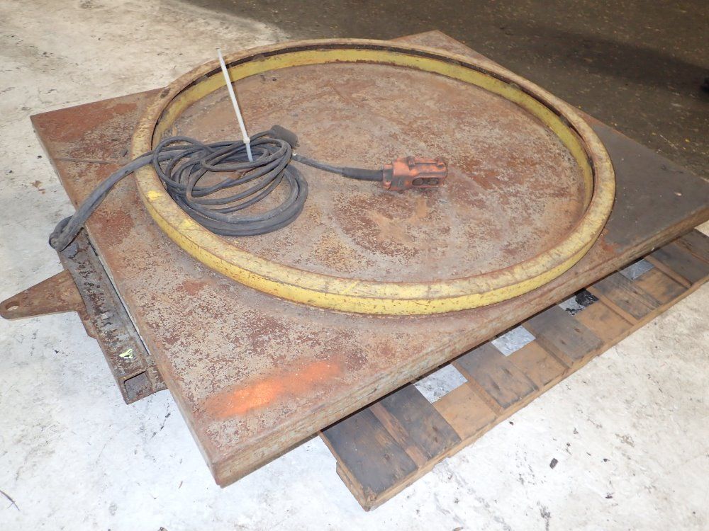 West Bend Rotary Lift Table