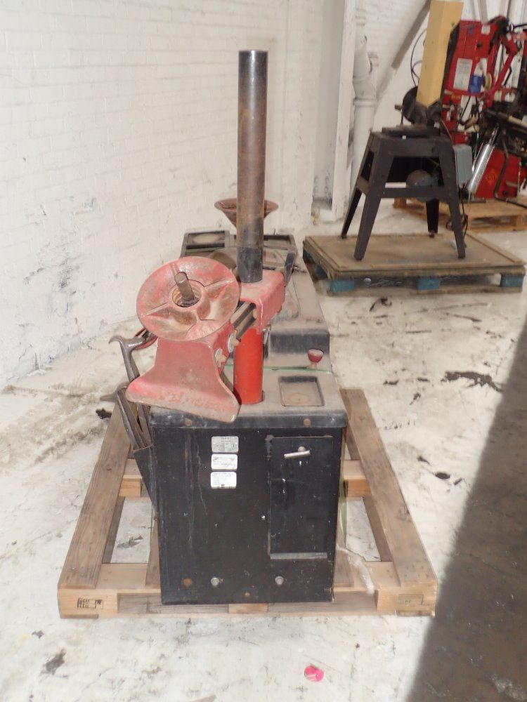 Rotunda/coats Tire Machine