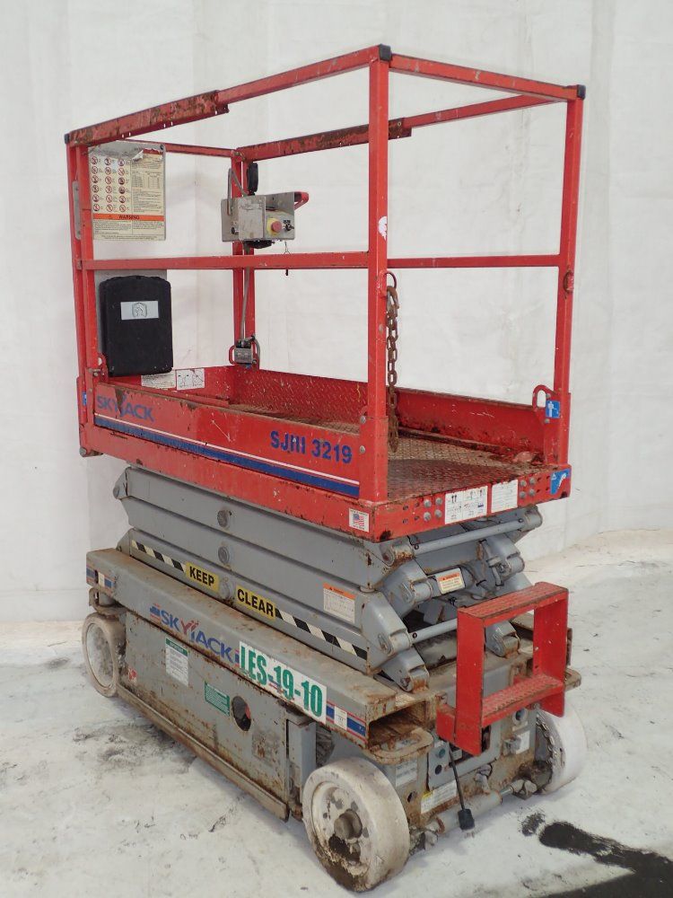 Sky Jack Scissor Lift
