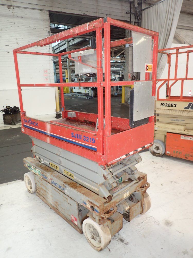 Sky Jack Scissor Lift