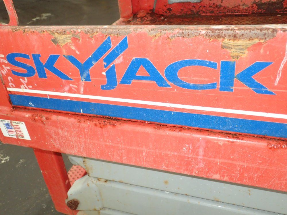 Sky Jack Scissor Lift