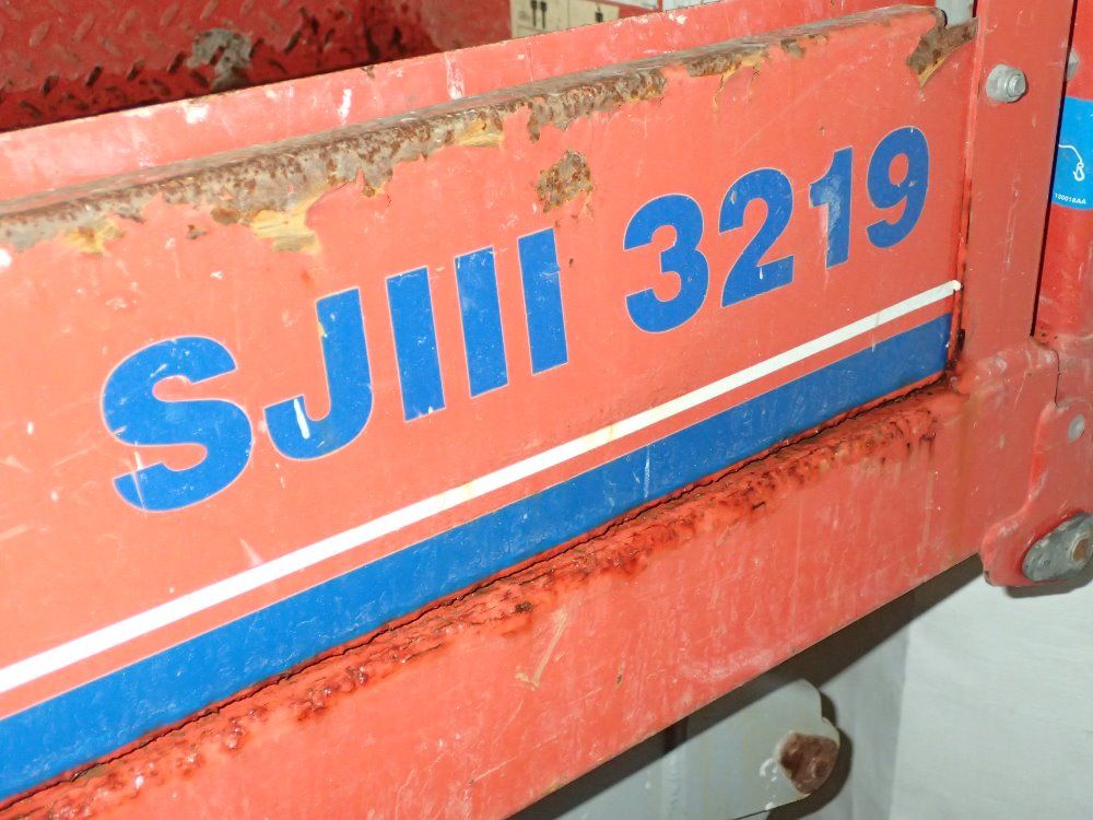 Sky Jack Scissor Lift