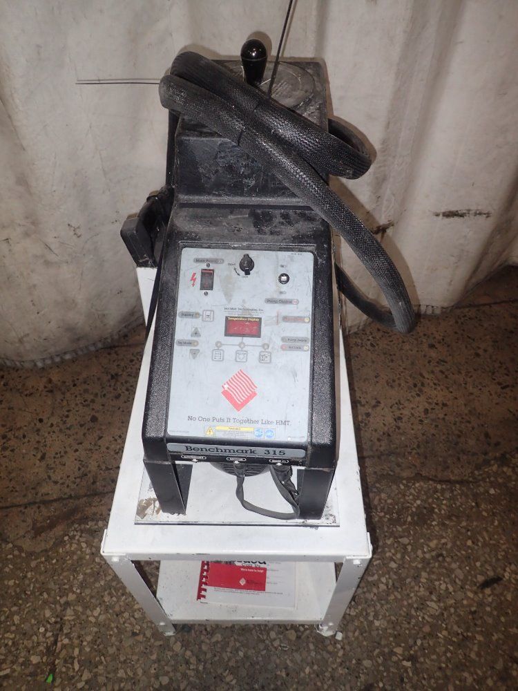 Benchmark Hot Melt Applicator