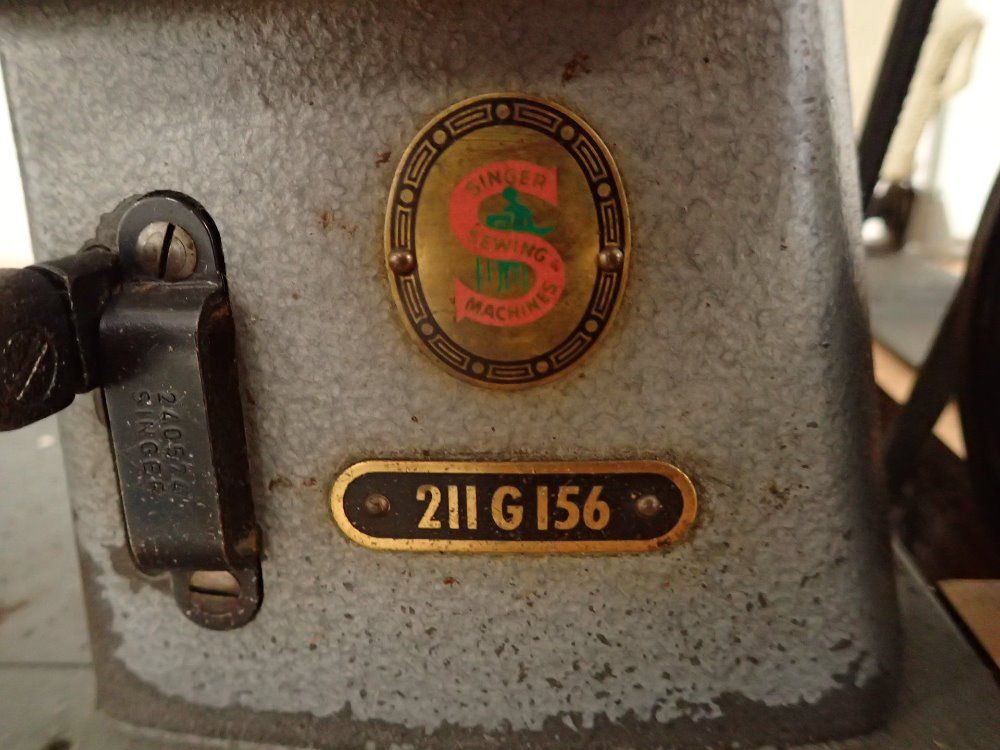 Singer Sewing Machine W/ Table