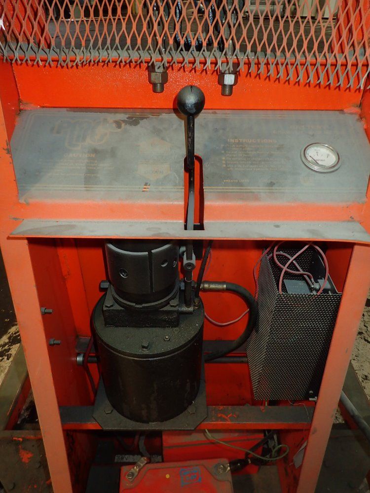 Presto Lifts Electric Straddle Lift