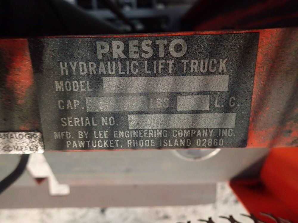 Presto Lifts Electric Straddle Lift