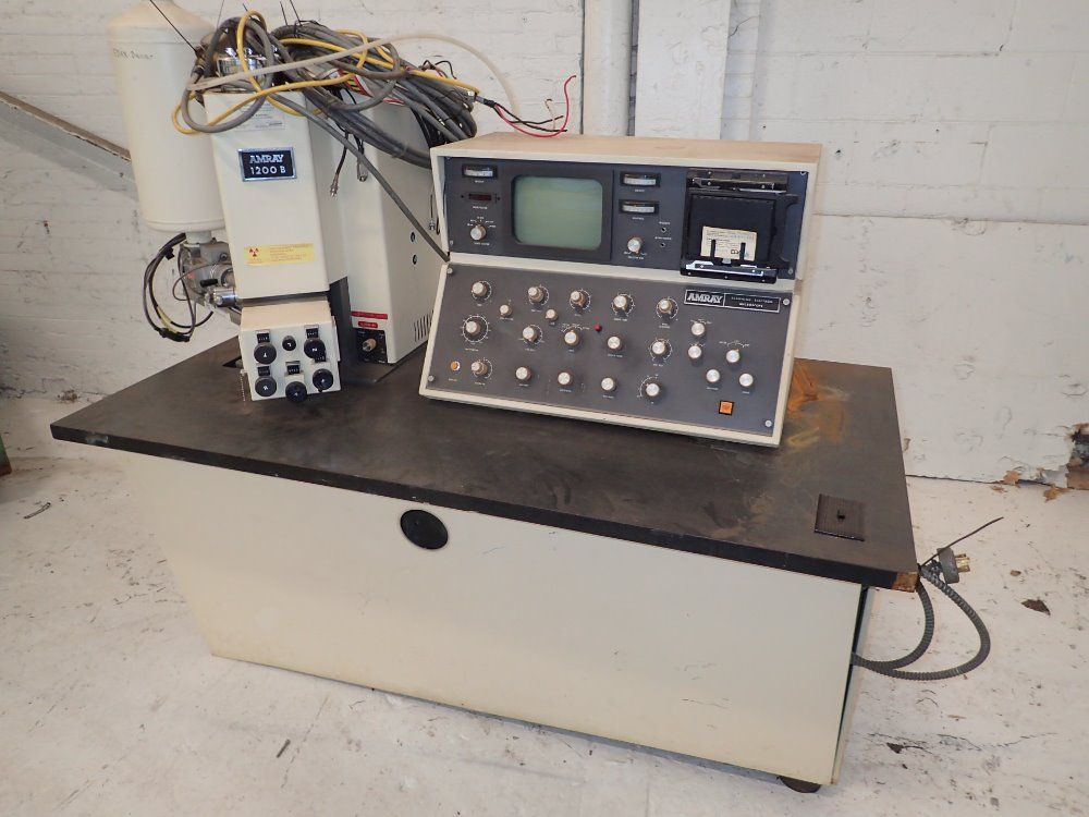 Amray Electron Microscope