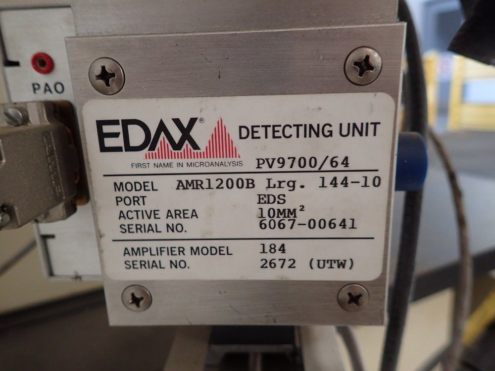 Amray Electron Microscope