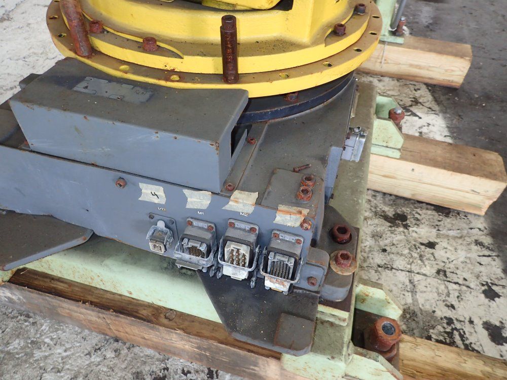 Fanuc Robot W/ Spot Welder