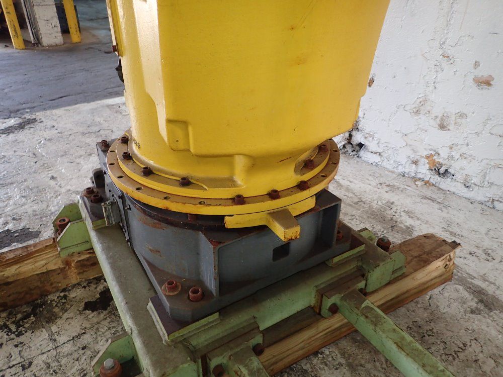 Fanuc Robot W/ Spot Welder