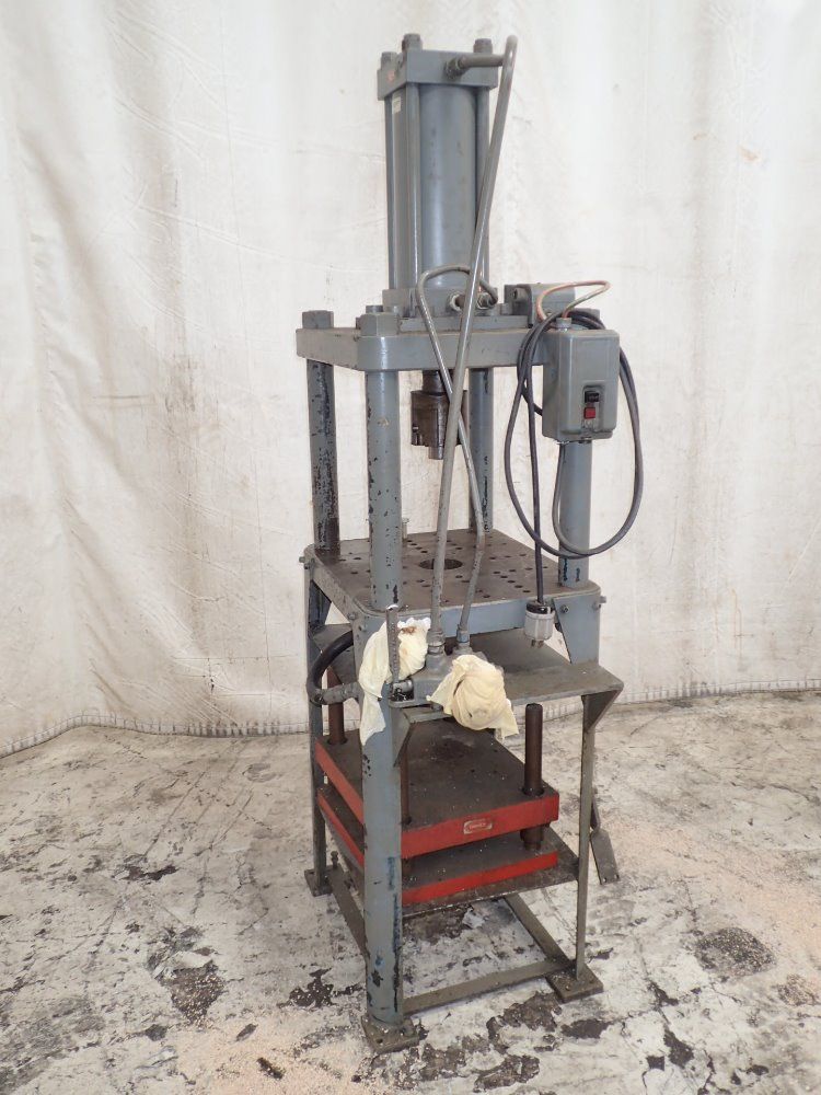 Danly Hydraulic 4 Post Press