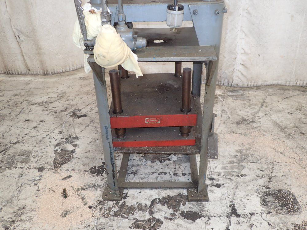 Danly Hydraulic 4 Post Press