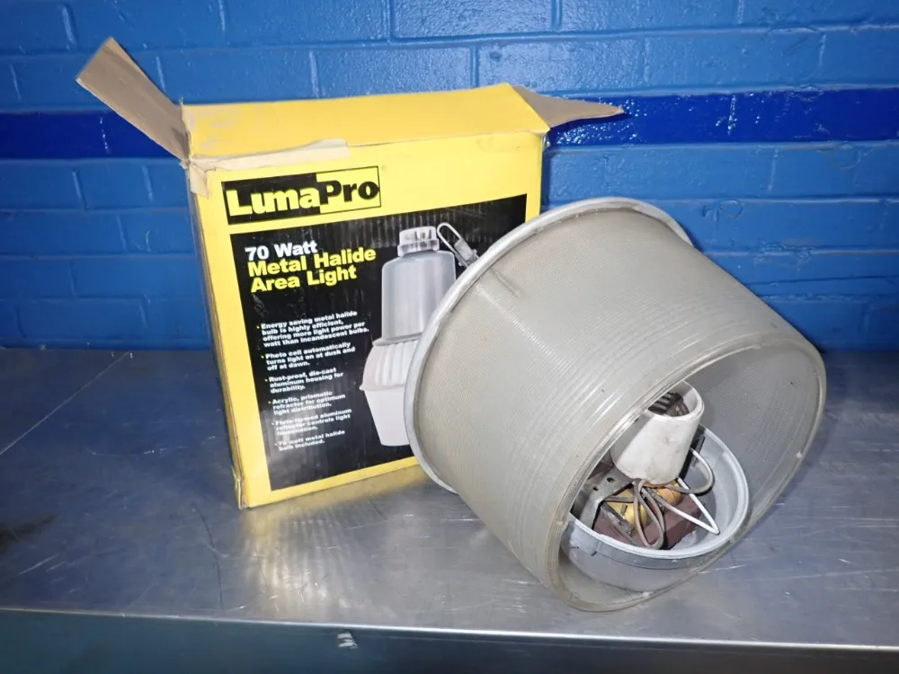 Luma Pro Halide Area Light Fixture