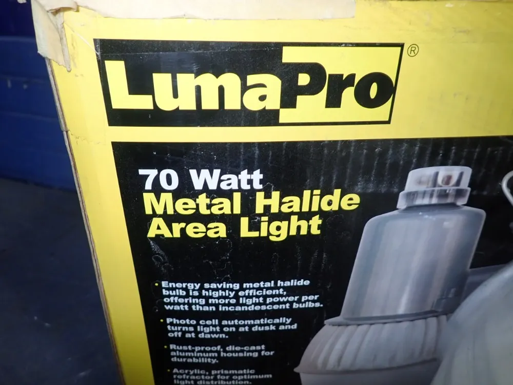 Luma Pro Halide Area Light Fixture
