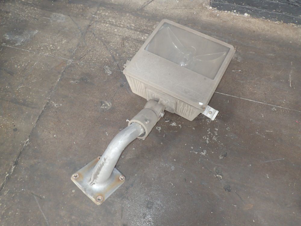 Day Brite Light Fixture