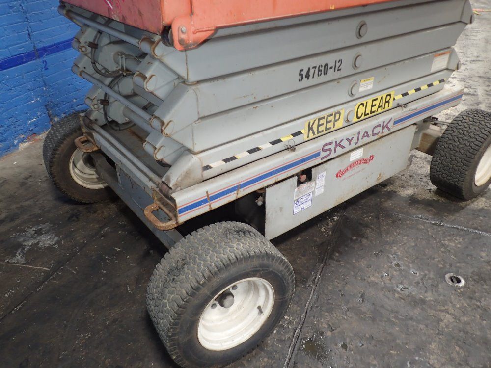 Sky Jack Scissor Lift