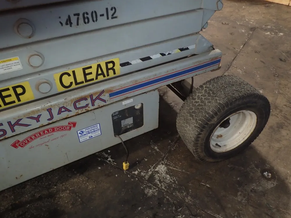 Sky Jack Scissor Lift