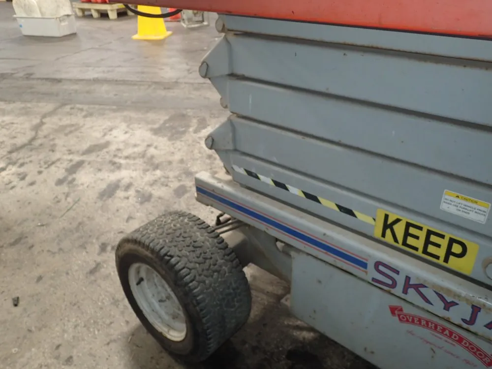 Sky Jack Scissor Lift