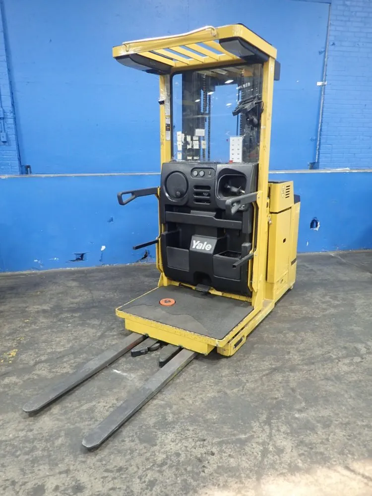 Yale Electric Order Picker