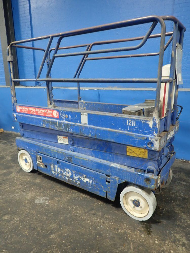 Upright Inc Platform Scissor Lift