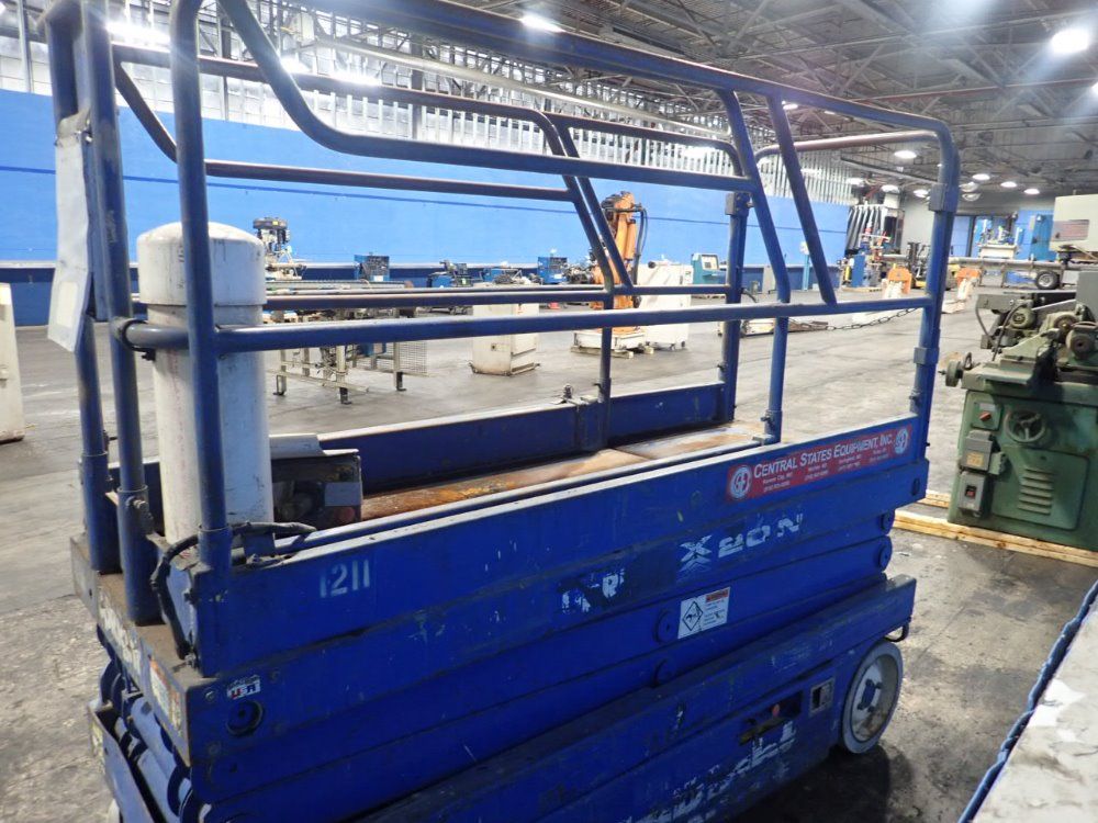 Upright Inc Platform Scissor Lift