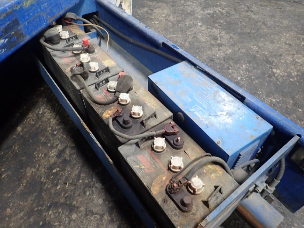 Upright Inc Platform Scissor Lift