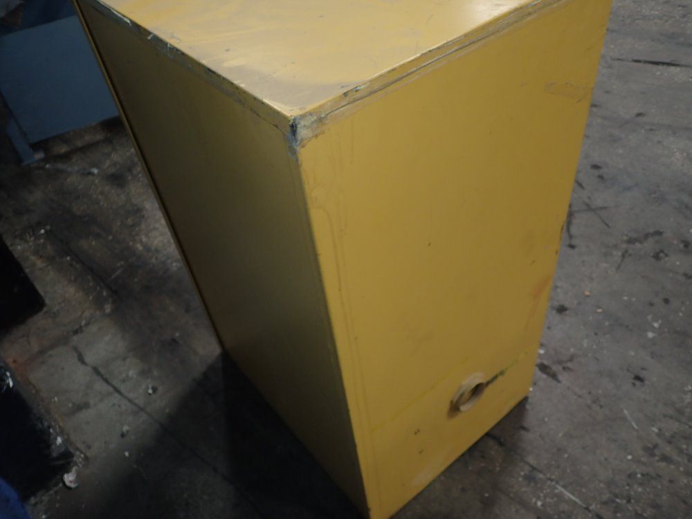 Flame-tamer Flammable Material Cabinet