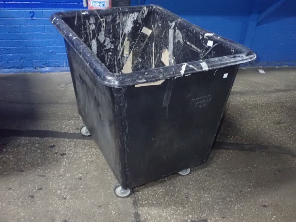 Uline/royal Poly Box Truck