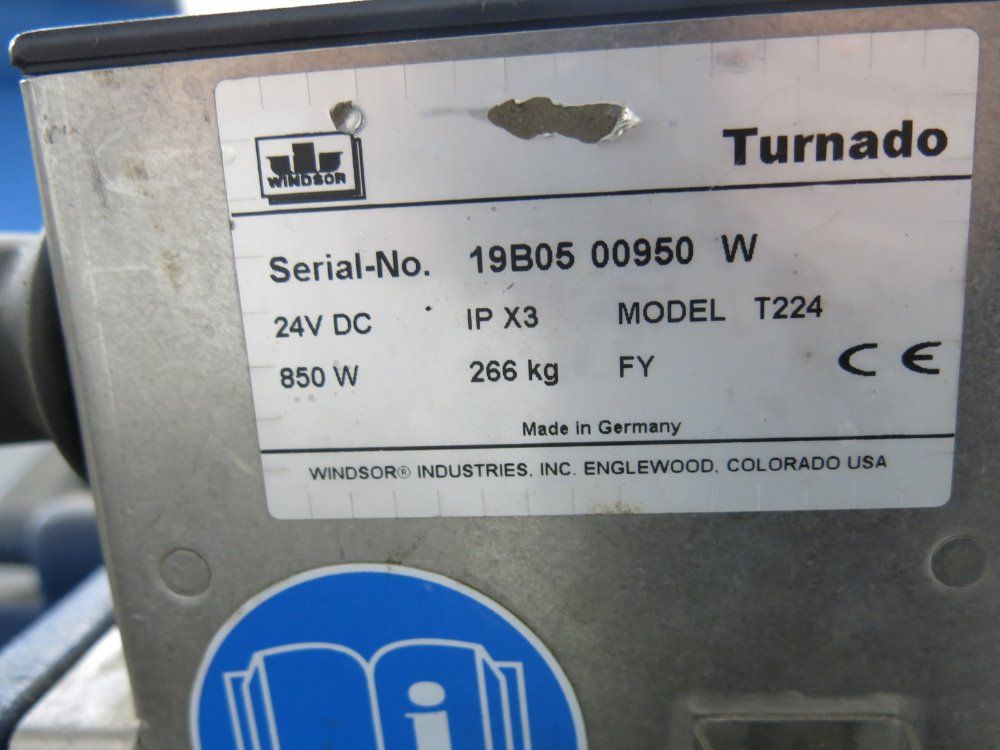 Windsor/turntech Floor Scrubber