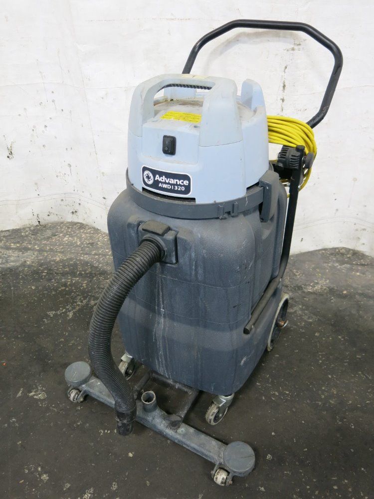 Advance Floor Scrubber