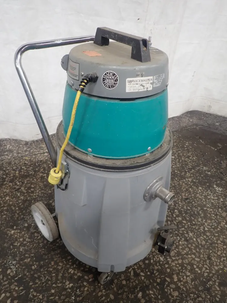 Servicemaster Wet / Dry Vacuum