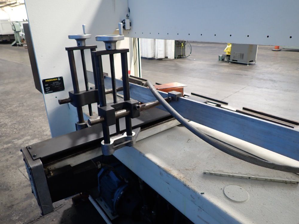 Hurco / Mebusa 78 3/4", 40ton 6' Press Brake - Ph 40/20