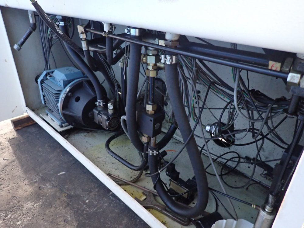 Hurco / Mebusa 78 3/4", 40ton 6' Press Brake - Ph 40/20