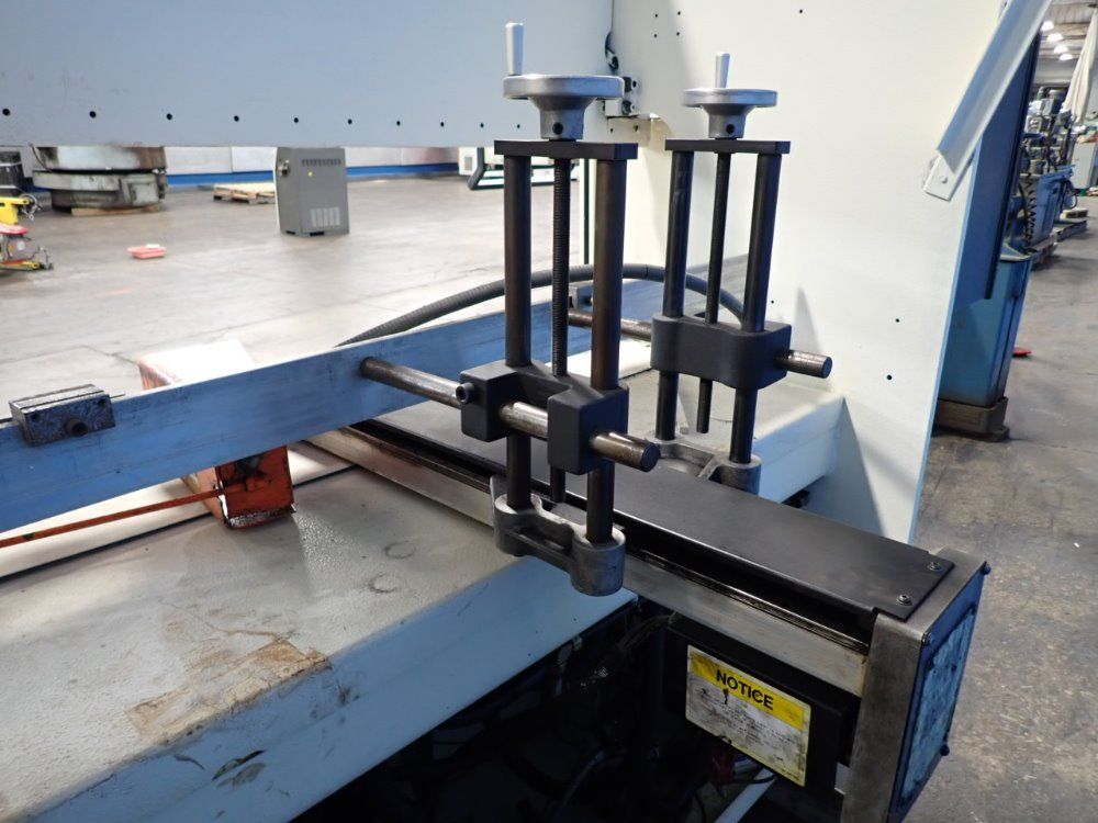 Hurco / Mebusa 78 3/4", 40ton 6' Press Brake - Ph 40/20