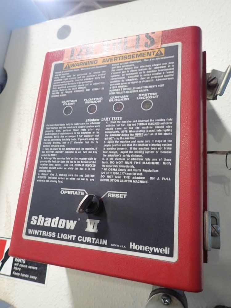 Hurco / Mebusa 78 3/4", 40ton 6' Press Brake - Ph 40/20