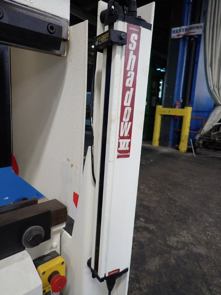 Hurco / Mebusa 78 3/4", 40ton 6' Press Brake - Ph 40/20