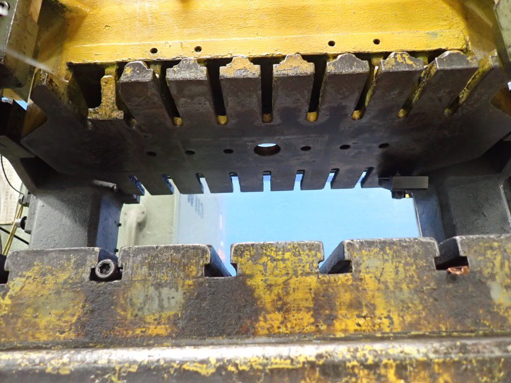 Bruderer 24" X 30" Bed, 60 Ton Bsta 60h 4-post Press - Bsta 60h