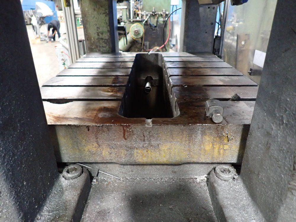 Bruderer 24" X 30" Bed, 60 Ton Bsta 60h 4-post Press - Bsta 60h