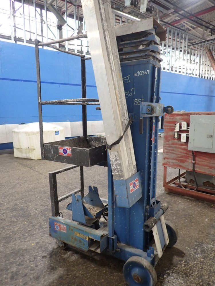 Up-right Inc Platform Lift