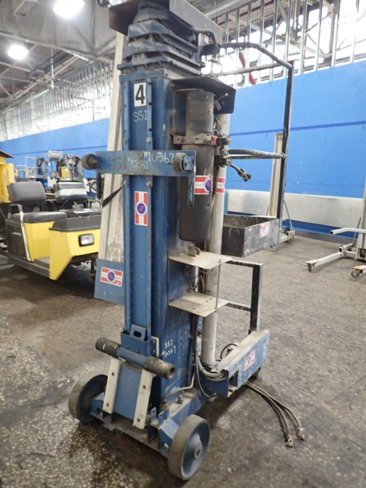 Up-right Inc Platform Lift